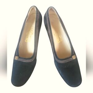 Salvatore Ferragamo Women's Vintage Silvertone Buckle Black Suede Pumps 8 1/2 3A